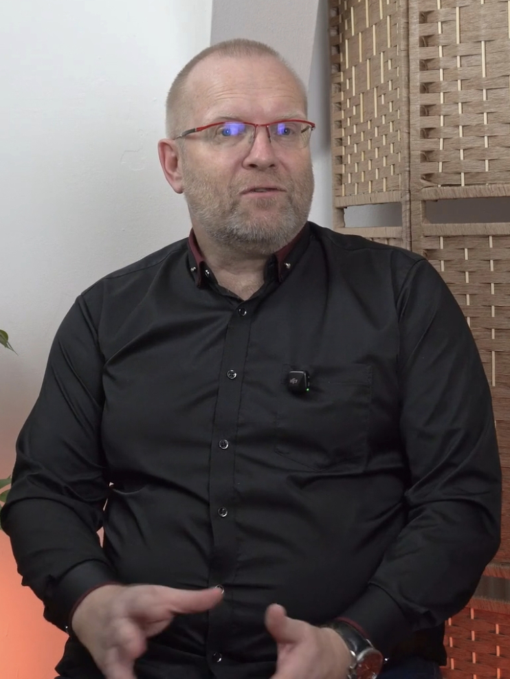 Doc. MUDr. Tomáš Fait, Ph.D. ➡️ V tomto exkluzivním webináři  otevřeně a bez strašení mluvíme o hormonech, menopauze, HRT i o tom, proč ženy zbytečně trpí.