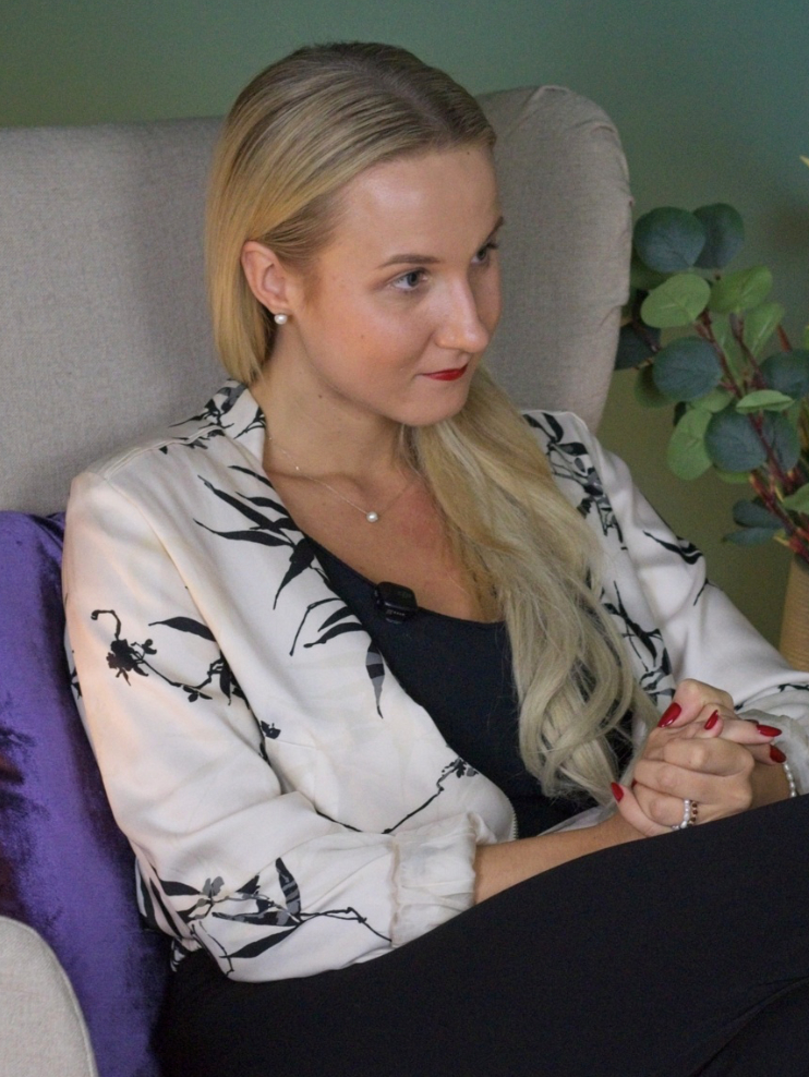 Výživová specialistka,která boří mýty a sleduje moderní studie - Markéta Gajdošová: “Ženské tělo po čtyřicítce nepotřebuje tvrdší režim. Potřebuje chytřejší přístup – dostatek živin, kvalitní spánek, práci se stresem a silový trénink”.